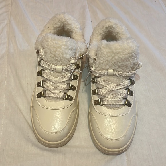 H&M Faux-leather lace-up sneaker’s. - Picture 1 of 4